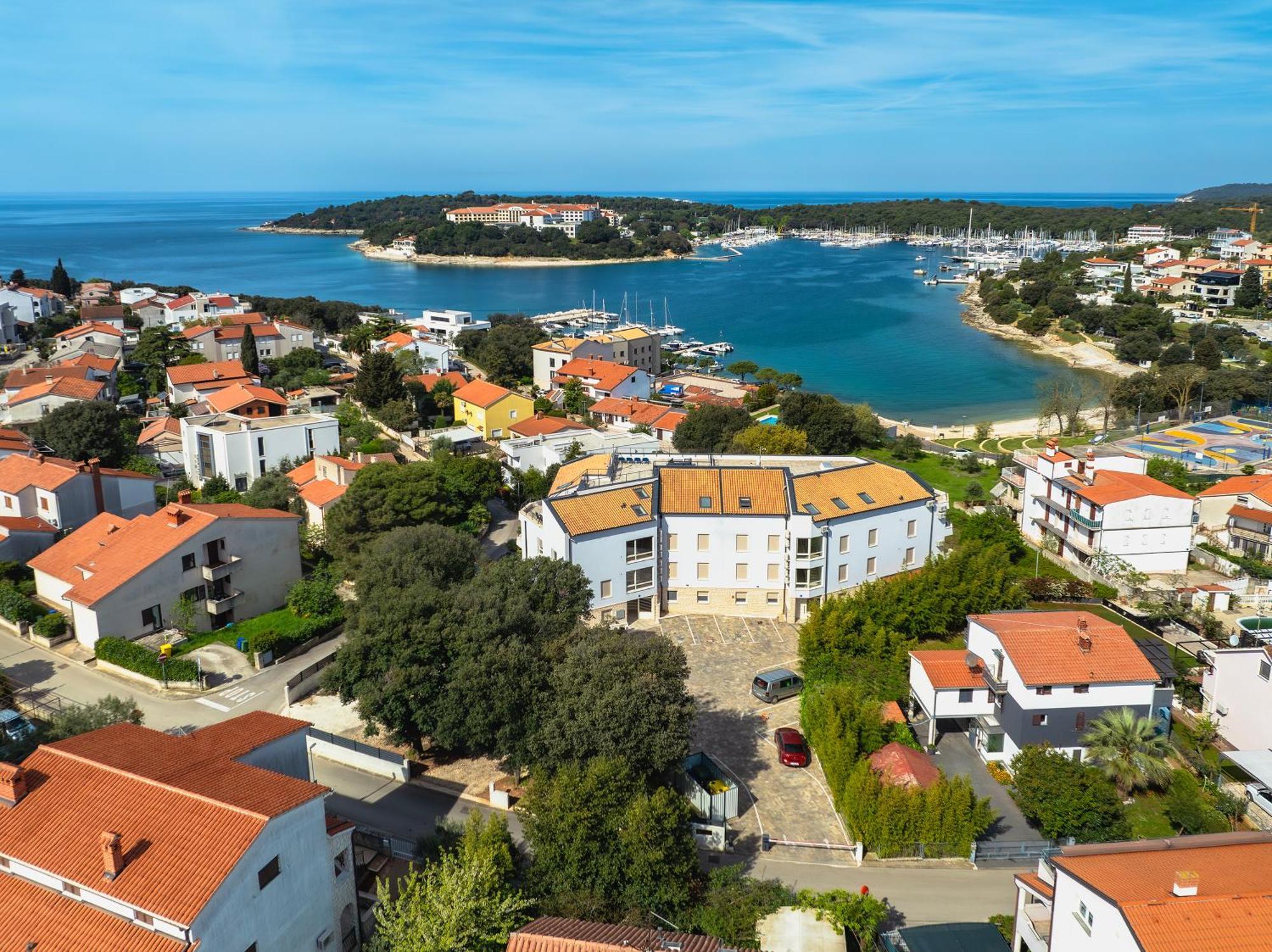 Apartment Klara Pjescana Uvala Exteriör bild